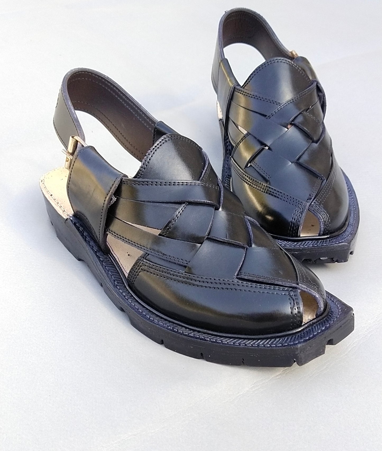 Noroze Original Cross Black chappal
