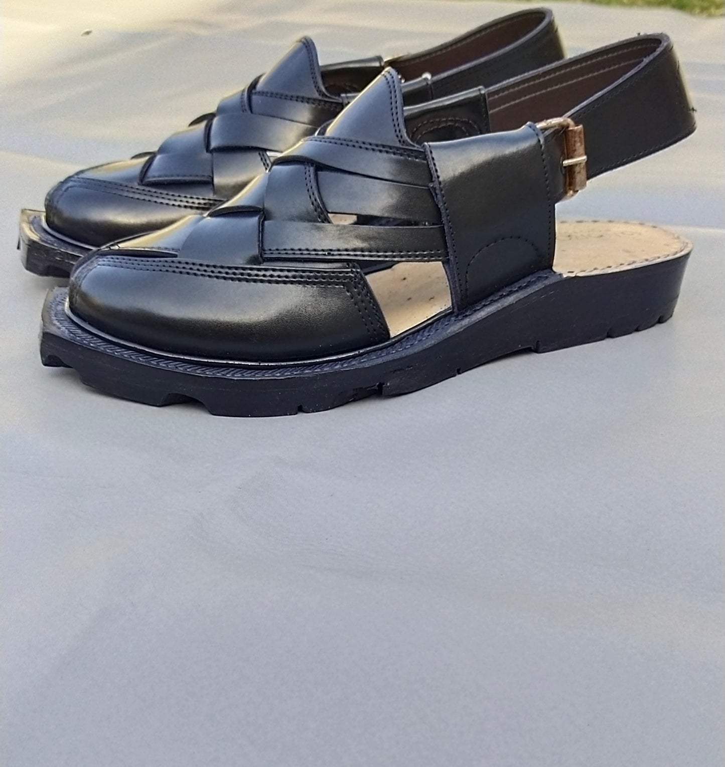 Noroze Original Cross Black chappal