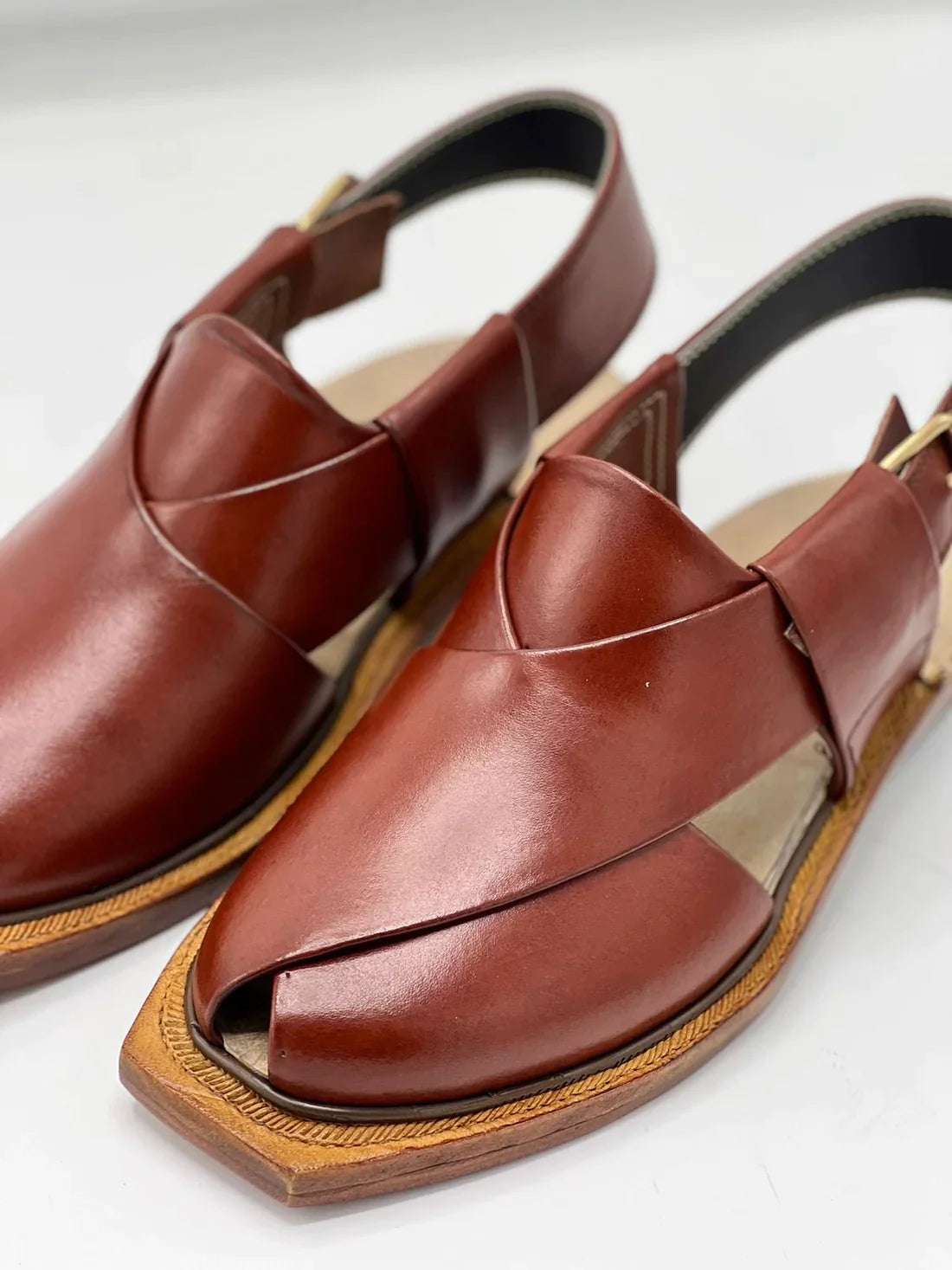 Laether Sole Peshawar Chappal White